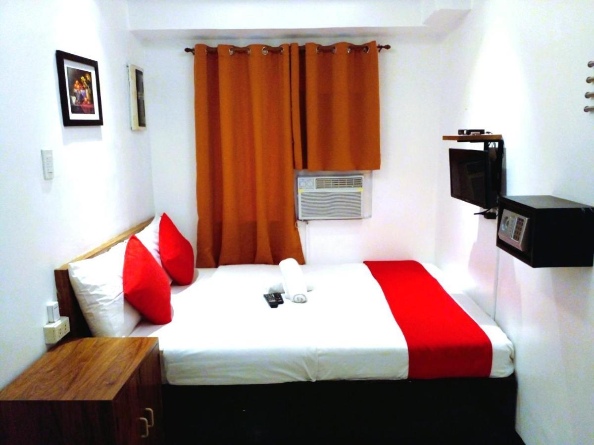 Makati Poblacion Hotel Mandaluyong ภายนอก รูปภาพ