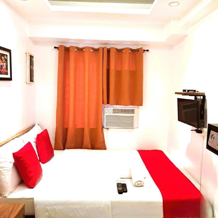 Makati Poblacion Hotel Mandaluyong ภายนอก รูปภาพ